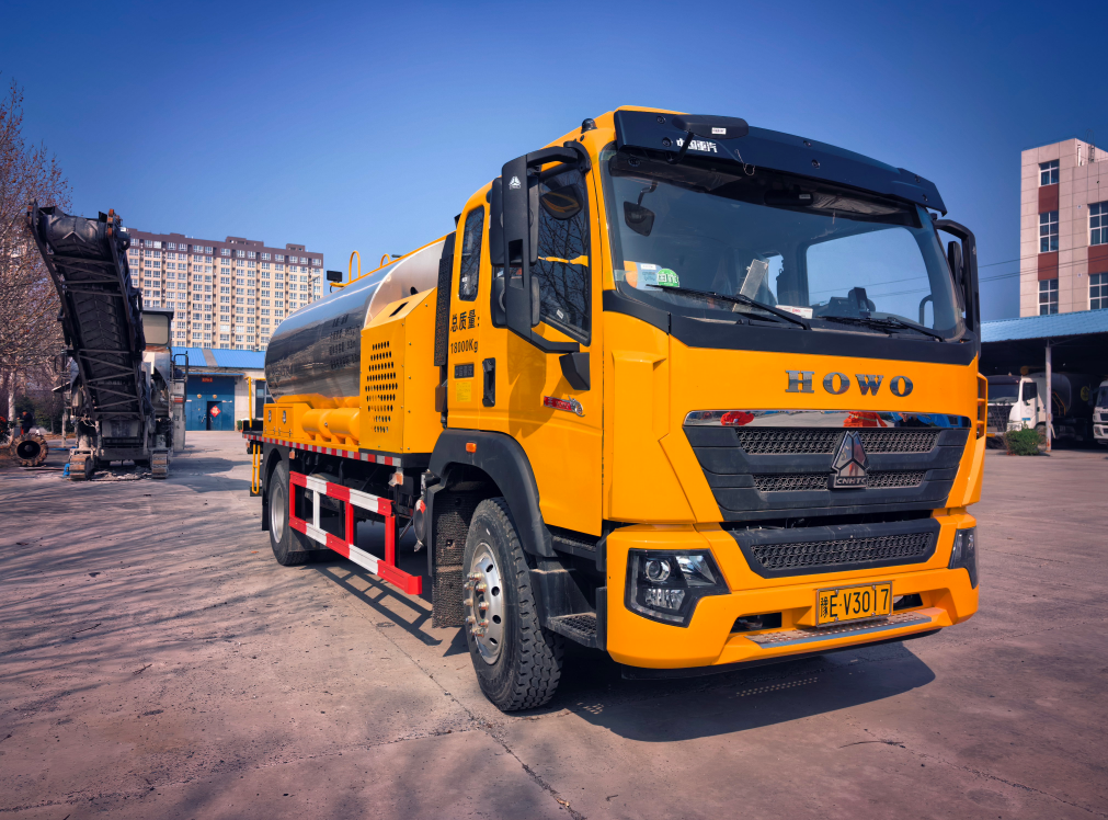 瀝青灑布車(chē)